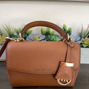 SMALL MK BROWN CROSSBODY 😍